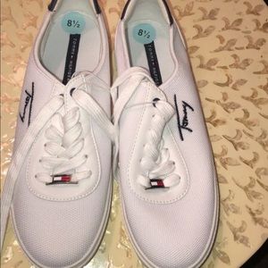 Tommy shoes
